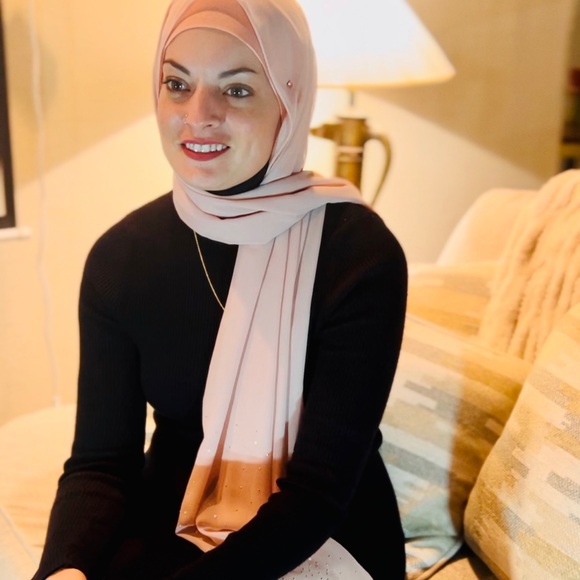 Veronica. - Picture 1 of 6